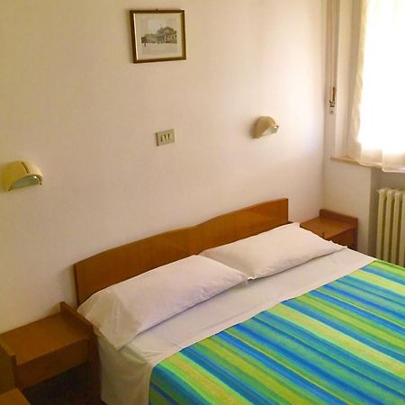 Hotel Alessi** Rimini Esterno foto