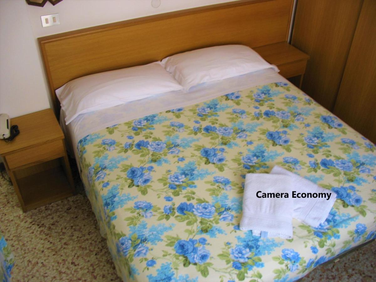 Hotel Alessi** Rimini Esterno foto